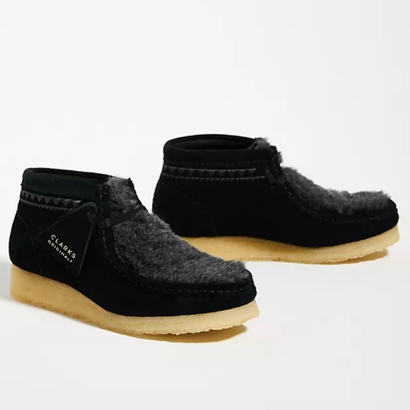 Clarks Wallabee Interest Embroidered Suede Fur Trim Moc Boots Lace Up Anthro - Picture 2 of 11